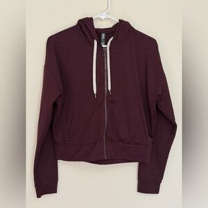 VUORI Granite Cropped Hoodie Women's Size Medium Heather Plum VW295 Athleisure